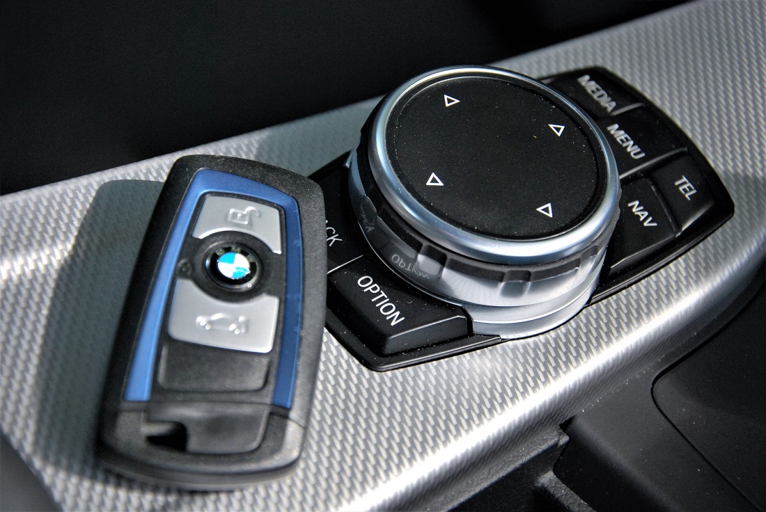 BMW-330i-M-Sport-iDrive-Controller-Key-Fob-Malaysia-2016